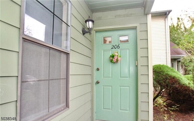 Foto del edificio - 206 Woodbridge Commons Way