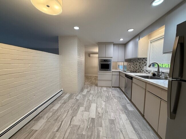 Foto del edificio - 71 Eaton Rd