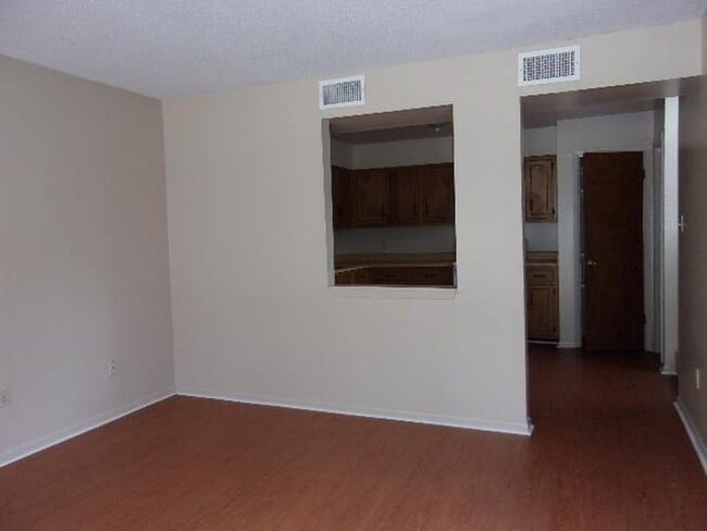 Building Photo - 29360 Red Oak Rd