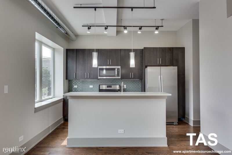 Foto principal - 1144 W 18th St