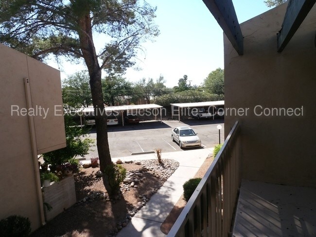 Foto del edificio - 810 S Langley Ave