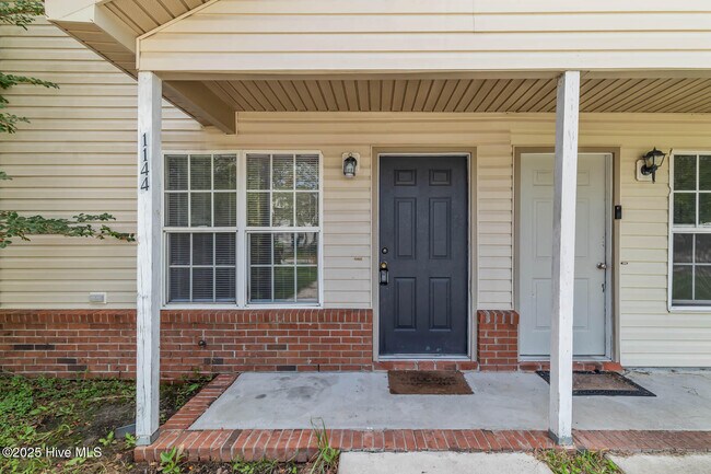 Building Photo - 1144 Pueblo Dr