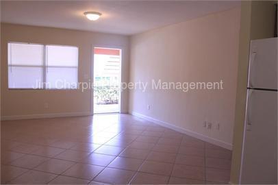 Building Photo - 117 N Evergreen Ave