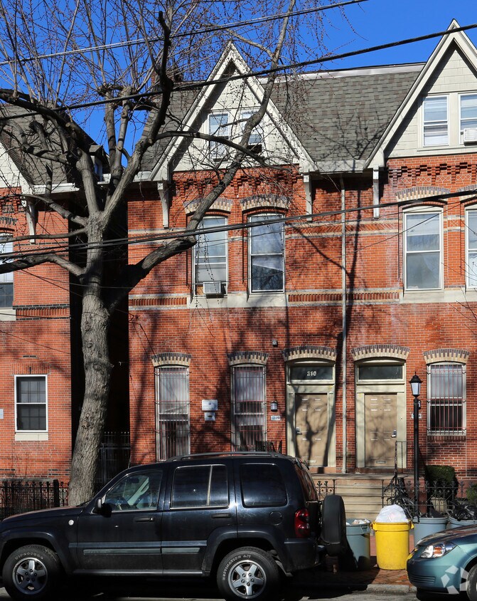 Building Photo - 210 S 42nd St