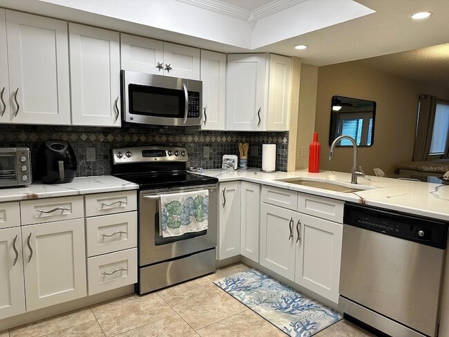 Building Photo - 900 Harbour House Dr