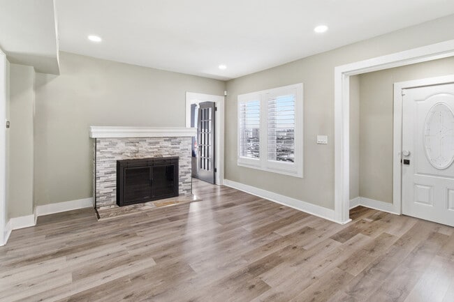 Foto del edificio - 925 Plainfield Ave