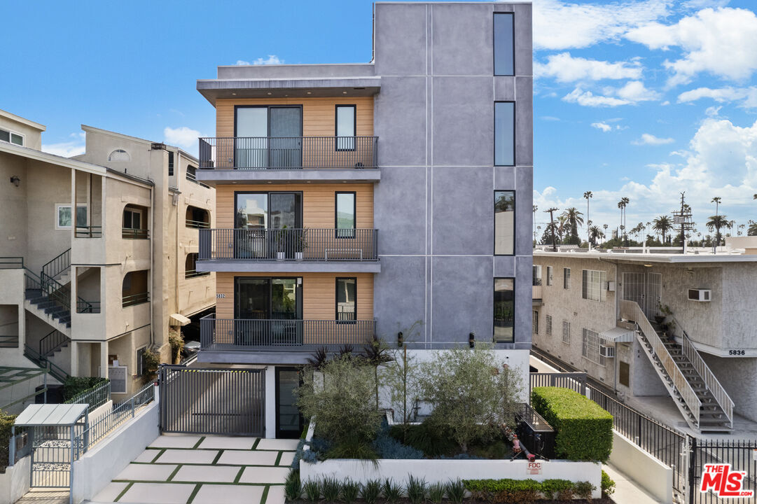 Foto principal - 5832 Virginia Ave
