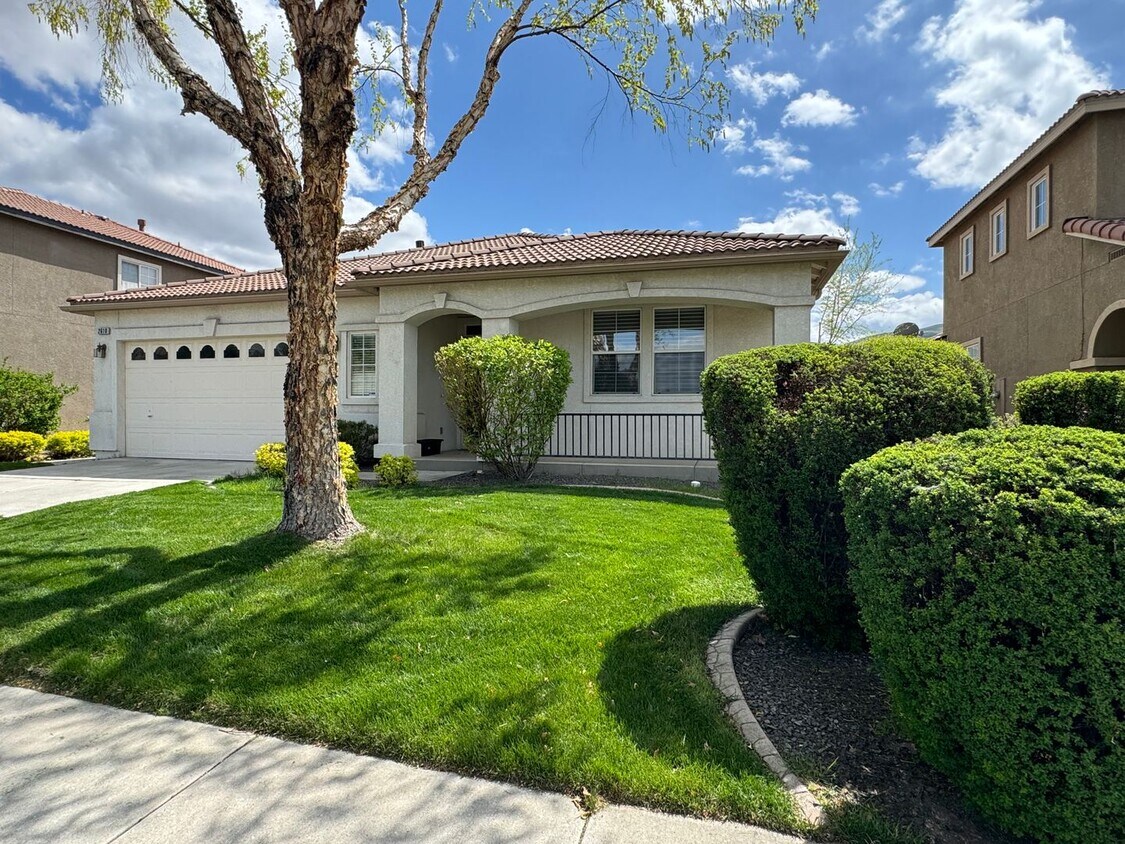 Primary Photo - Beautiful 3 bedroom 2 bath home, backing u...