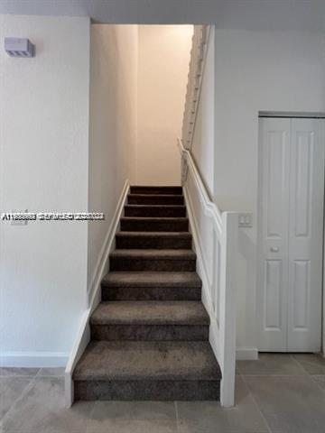 Foto del edificio - 327 NE 208th Terrace