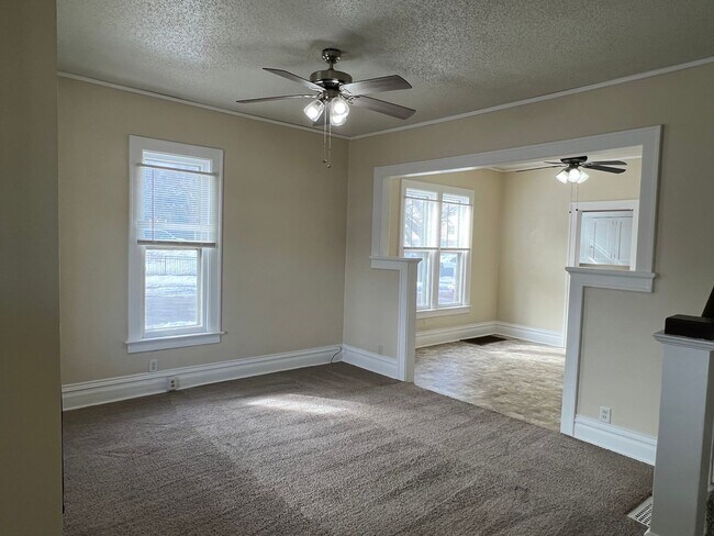 Foto del edificio - 422/424 W 12th St