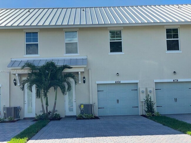Foto del edificio - 4164  Greenway Dr  2 Hollywood Fl 33021