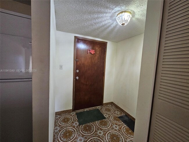 Foto del edificio - 8990 SW 24th St