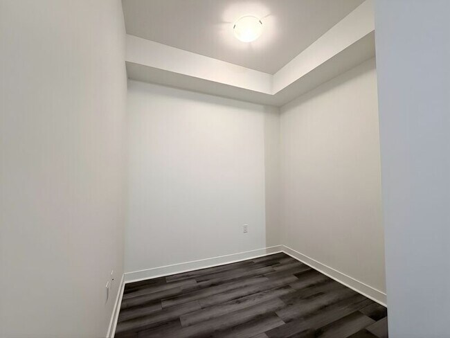 Building Photo - 125 Shoreview Pl