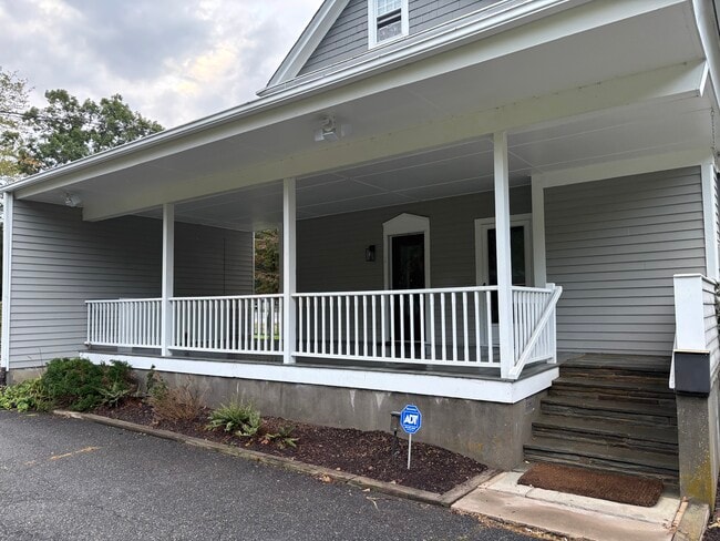Building Photo - 553 Mine Brook Rd