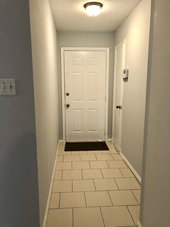 Building Photo - 103 Cedarwood Ct