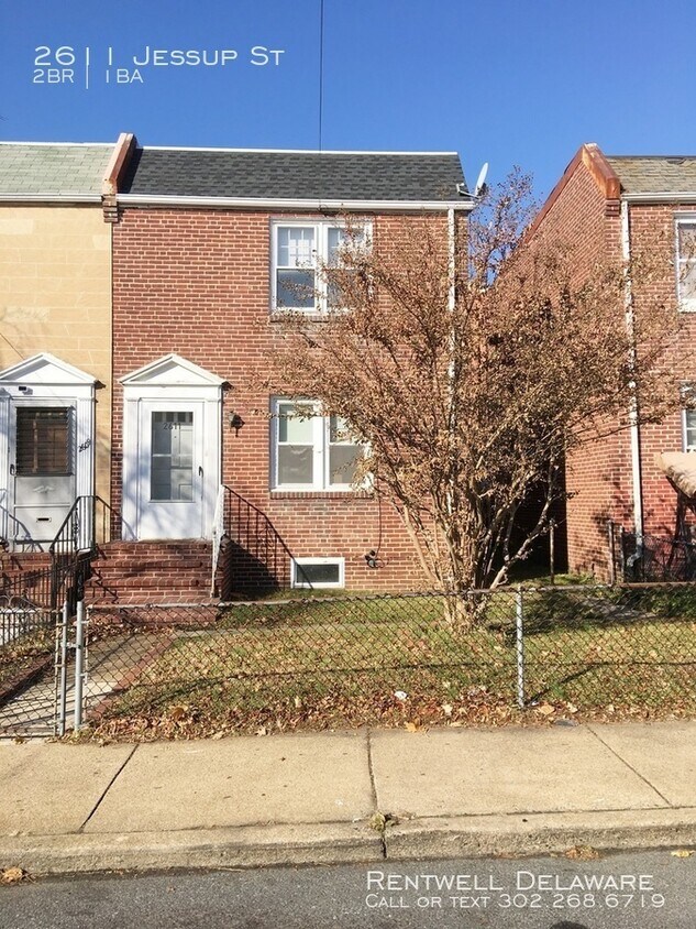 875 Spacious 2 bedroom, 1 bath House Rental in Wilmington, DE
