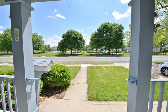 Building Photo - 320 Arlington Dr