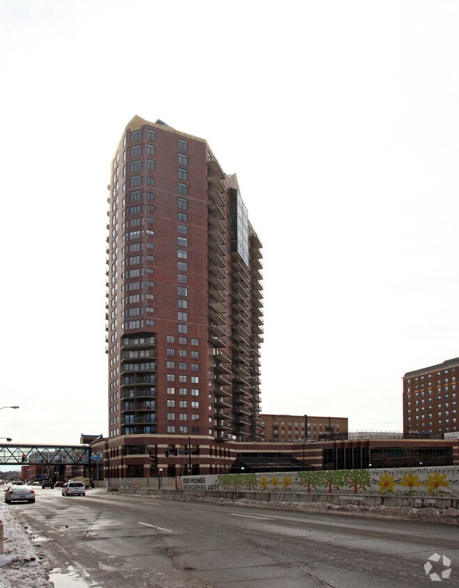 The Plaza Apartments Des Moines, IA