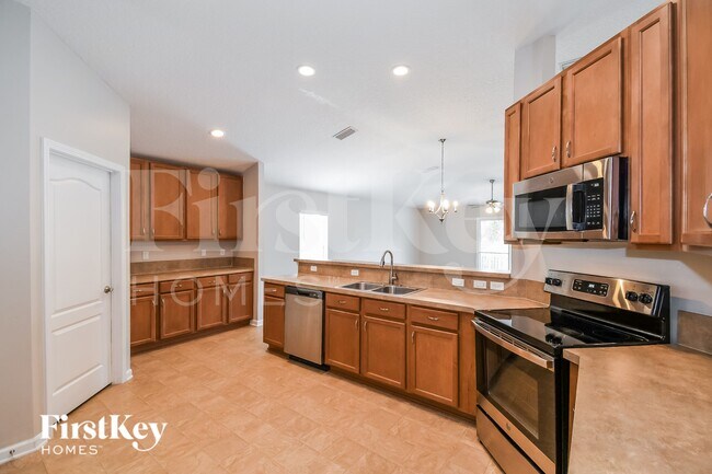 Foto del edificio - 6869 Southern Oaks Dr W