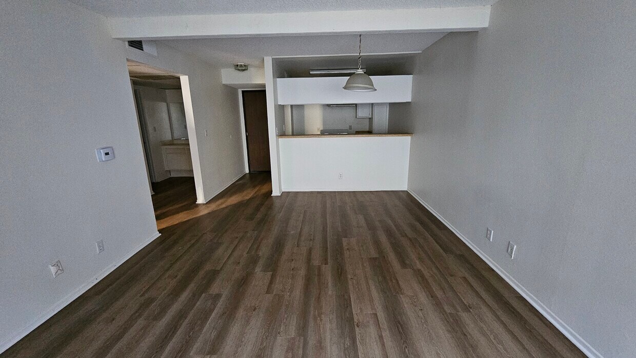 Foto principal - 7025 Vassar Ave