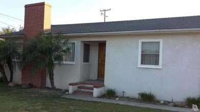 Building Photo - 250 Lucada St