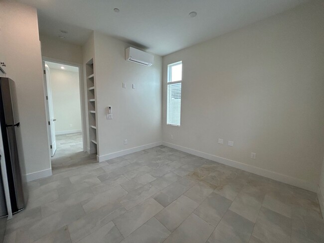 Building Photo - Brand New 1 Bed/ 1 Bath in The Heart off C...