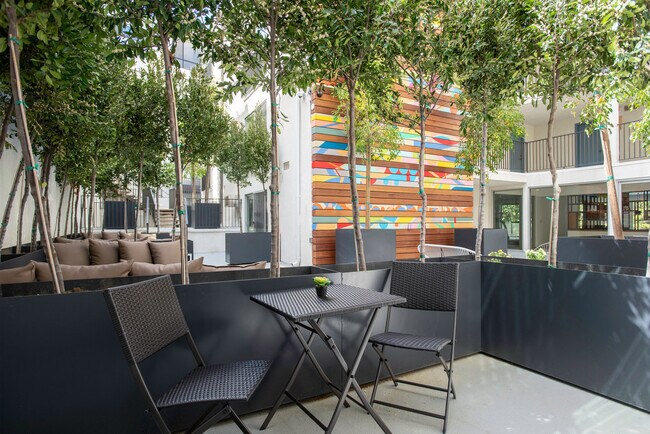 Foto del edificio - eight70, 870 Hilgard Ave