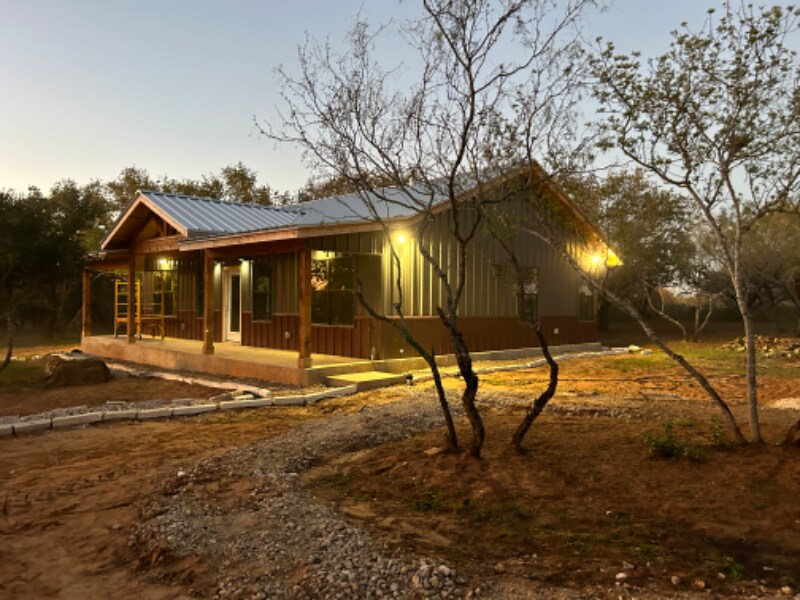 3200 County Rd 104, Floresville, TX 78114 House Rental in Floresville