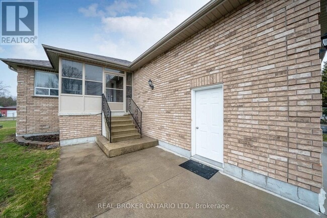 Building Photo - 1092 Alfred St