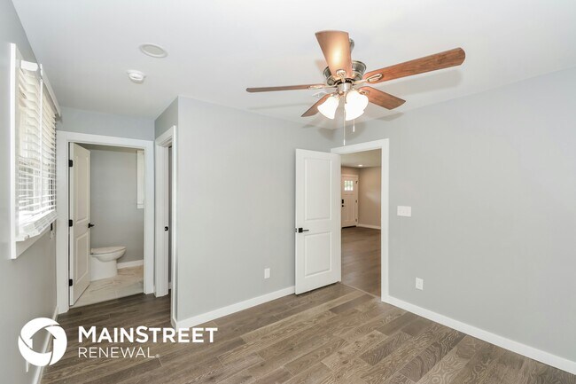 Building Photo - 704 Marswen Dr