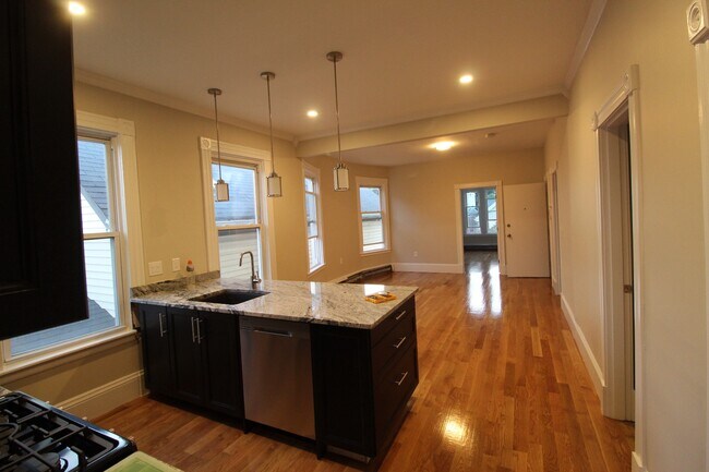 Building Photo - 127 Princeton St