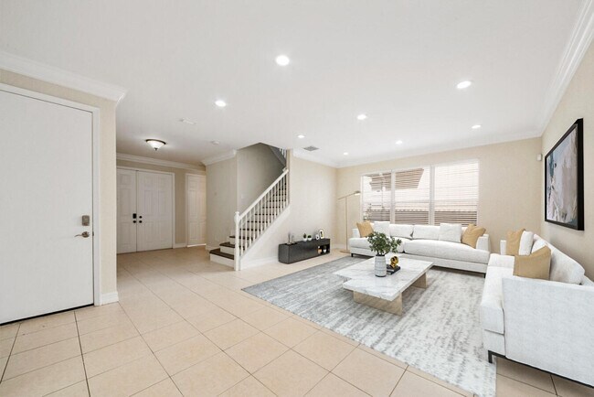 Foto del edificio - 8477 Breezy Hill Dr