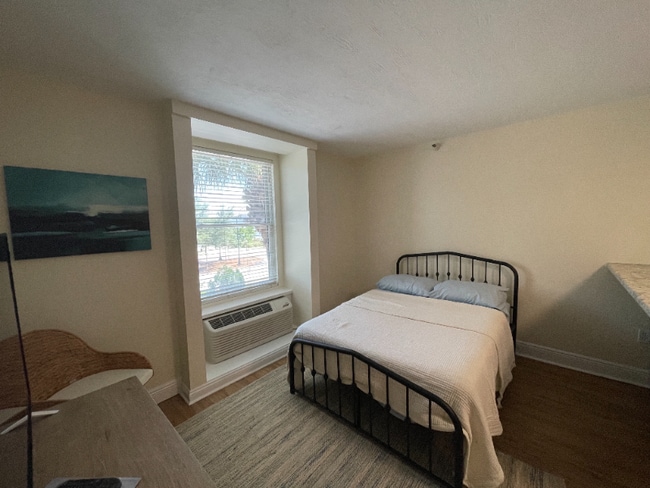 Foto del edificio - 224 E Garden St