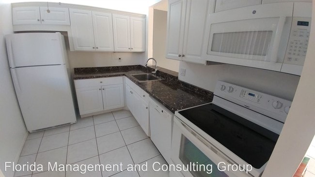 Building Photo - 5130 Las Verdes Cir