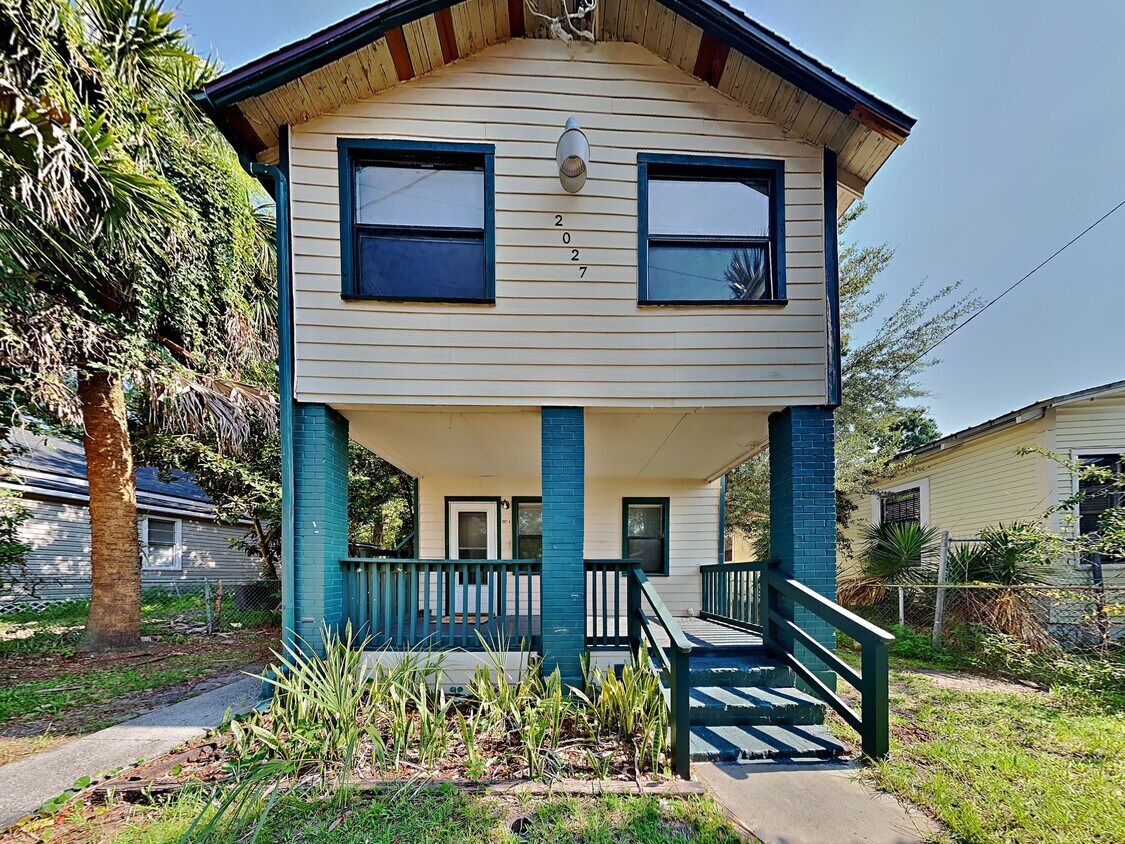 Primary Photo - 2027 W 12th St