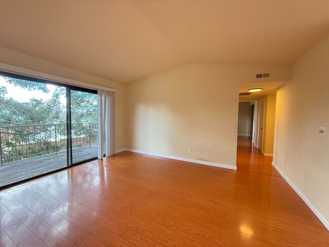 Building Photo - Fremont- Newly Upgraded, 2 Bed 2 Bath Cond...