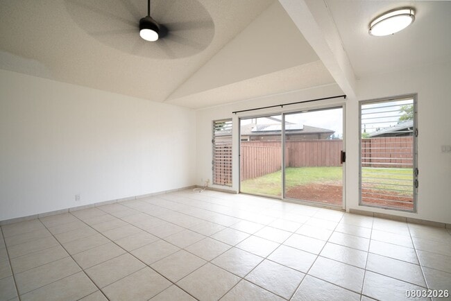 Building Photo - Available Now! 3 BD / 2 BA / 2 Car Garage Parking in Mililani