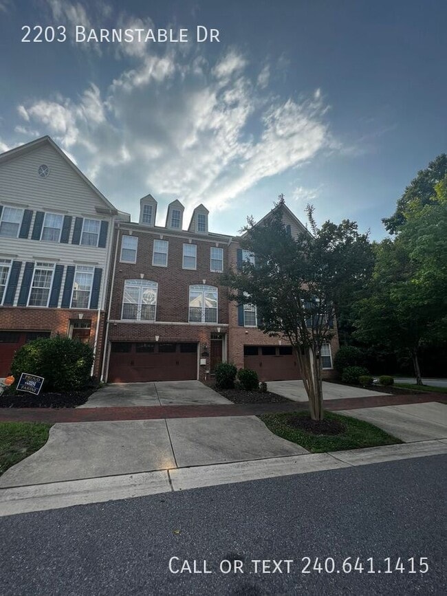 Photo - 2203 Barnstable Dr House