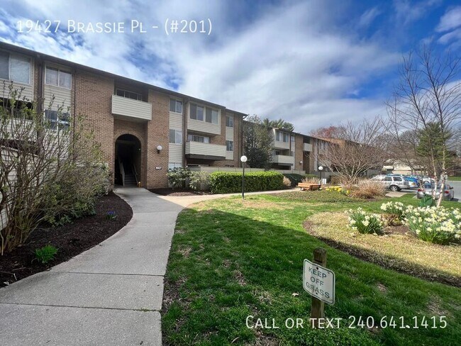 Building Photo - 19427 Brassie Pl