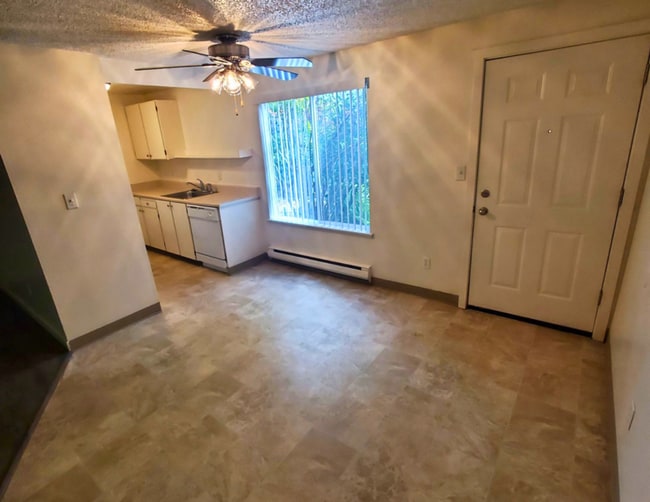 Foto del edificio - 445 Senate St NW