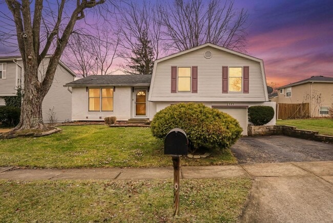 Building Photo - 2543 Stonington Ave