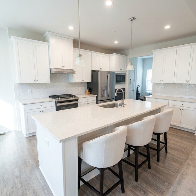 Foto del edificio - 6828 Woodridge Rd