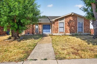 Building Photo - 1800 Tree Line Dr