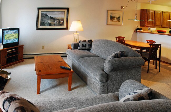 Foto del edificio - Walt Pease & Associates Corporate Rentals