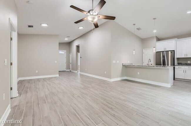 Building Photo - 3 br, 2 bath House - 1005 E 108Th Avenue UNIT