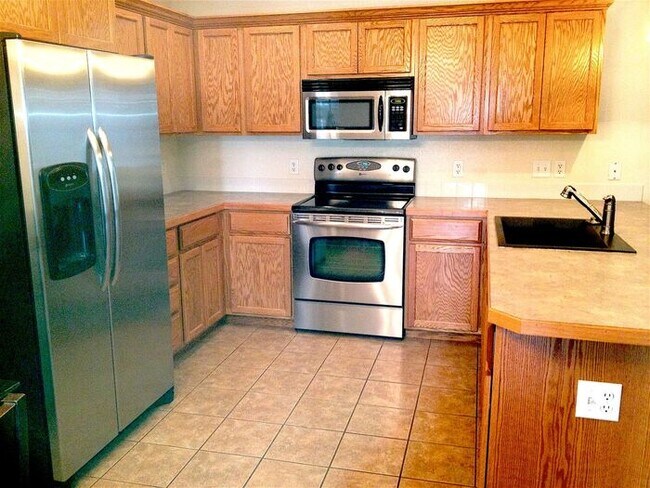 Building Photo - 2 Bed/2 Bath Condo in desirable Water Valley