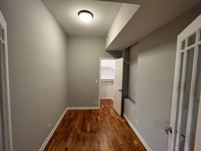 Foto del edificio - 2249 S Bell Ave