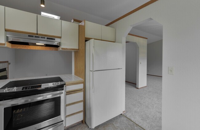 Building Photo - APPROVED APPLICATION-Bright and Charming 3...