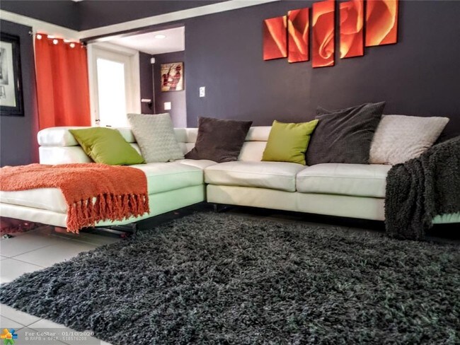 Foto del edificio - 6301 White Oak Ln