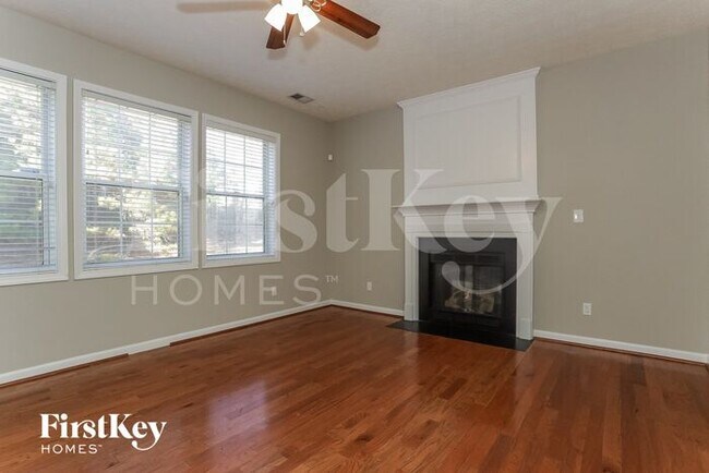 Foto del edificio - 7104 Alderman Ridge